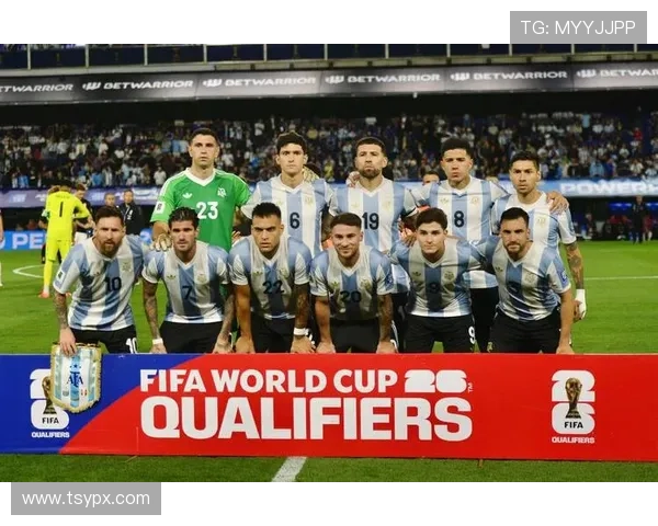 梅西离开巴萨后首次亮相国际赛事，带领阿根廷迎战巴西，足球传奇再续辉煌